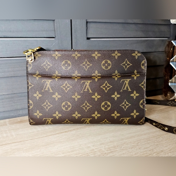 Authentic LOUIS VUITTON Monogram Orsay Clutch Crossbody Bag - Picture 2 of 15